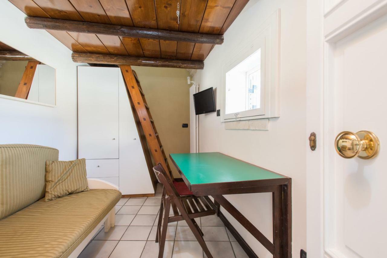 Il Garbino Suite And Apartment 莱切 外观 照片